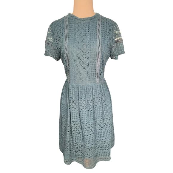 Francesca's Blue Lace Short SleeveDress Zip Back High Neck Size Large Stunning - Picture 1 of 11